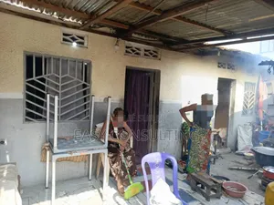 Parcelle Commerciale Sur La Chaussée De Kimwenza – Yolo Nord / Kalamu