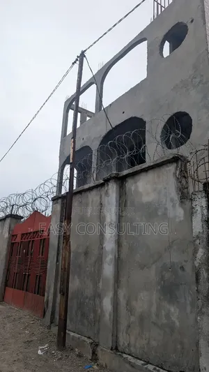 2chbre Villa dans Terre Jaune, Nsele à Vendre