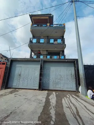 3chbre Villa dans Lemba Foire à Vendre