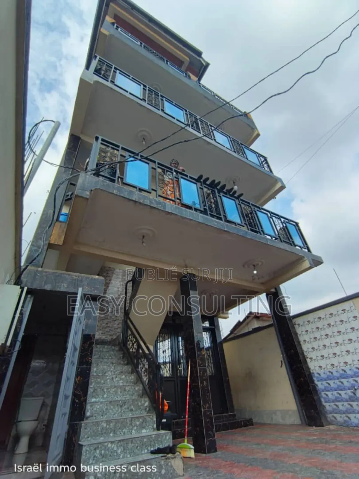 3chbre Villa dans Lemba Foire à Vendre