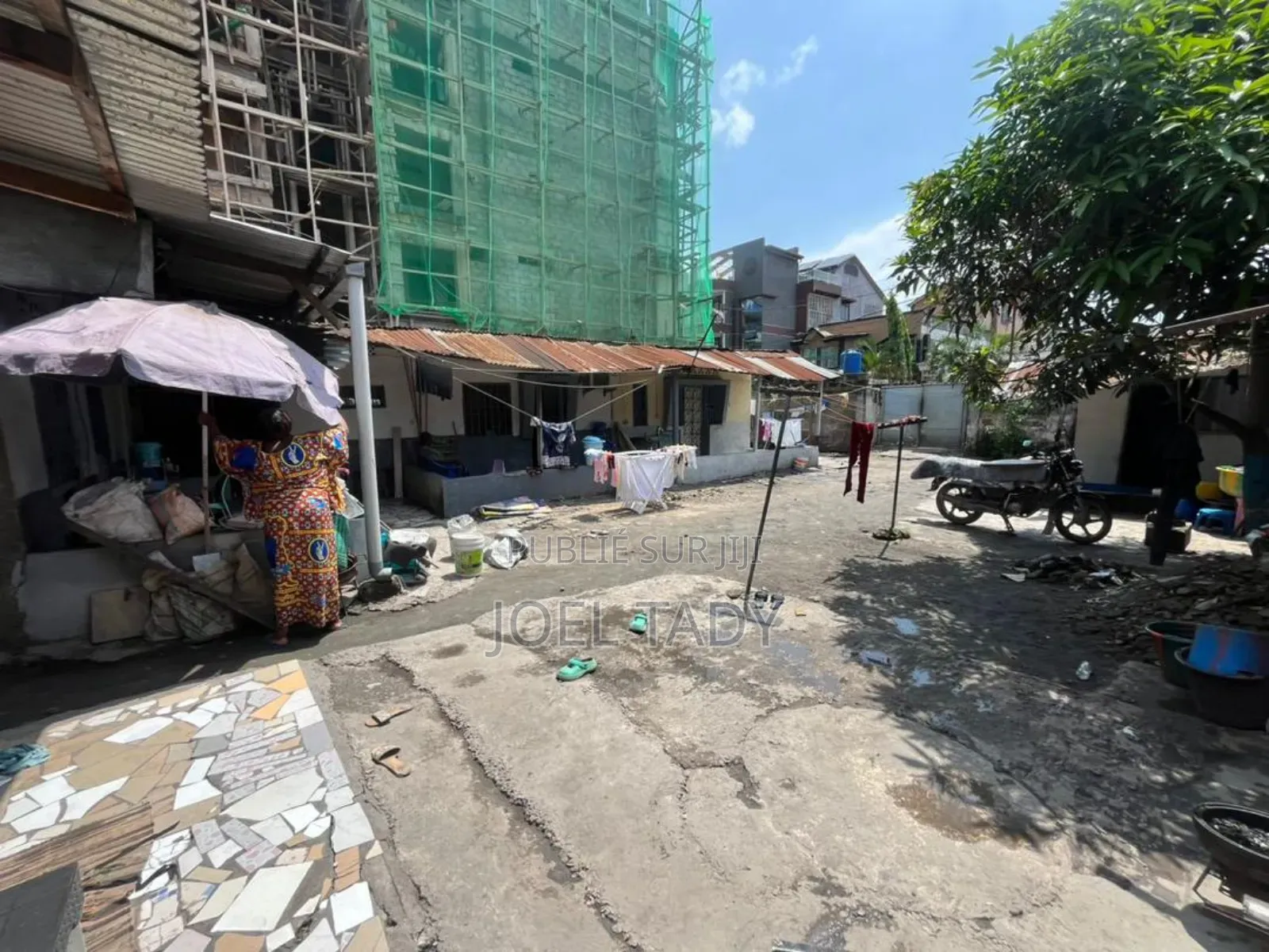 Vente D’Un Terrain