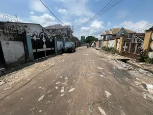 Vente D’Un Terrain