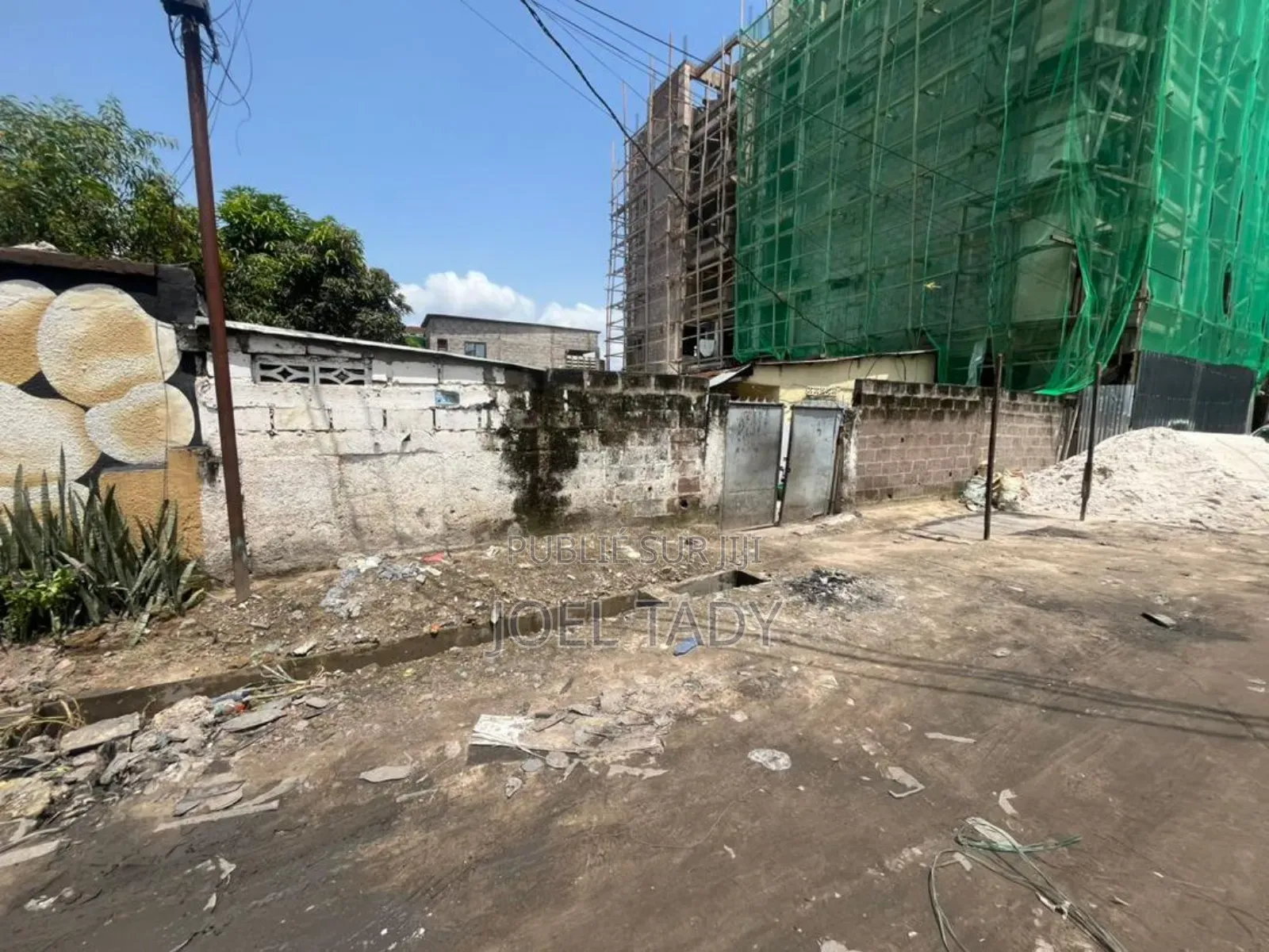 Vente D’Un Terrain