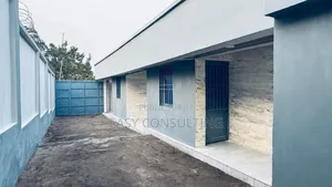 1chbre Villa dans Esplanade, Nsele à Vendre