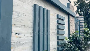 1chbre Villa dans Esplanade, Nsele à Vendre