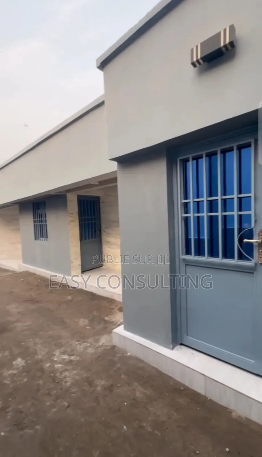 1chbre Villa dans Esplanade, Nsele à Vendre