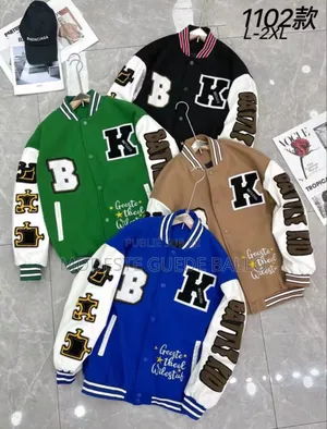 Vente Des Habits en Gros Et en Détail