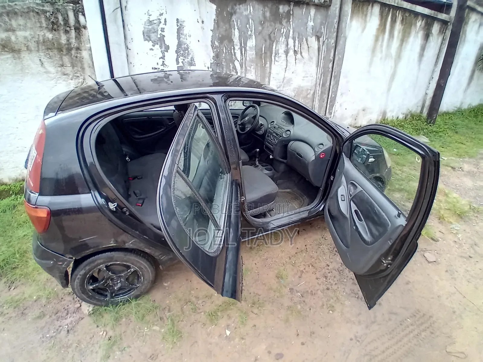 Toyota Vitz 2010 Black