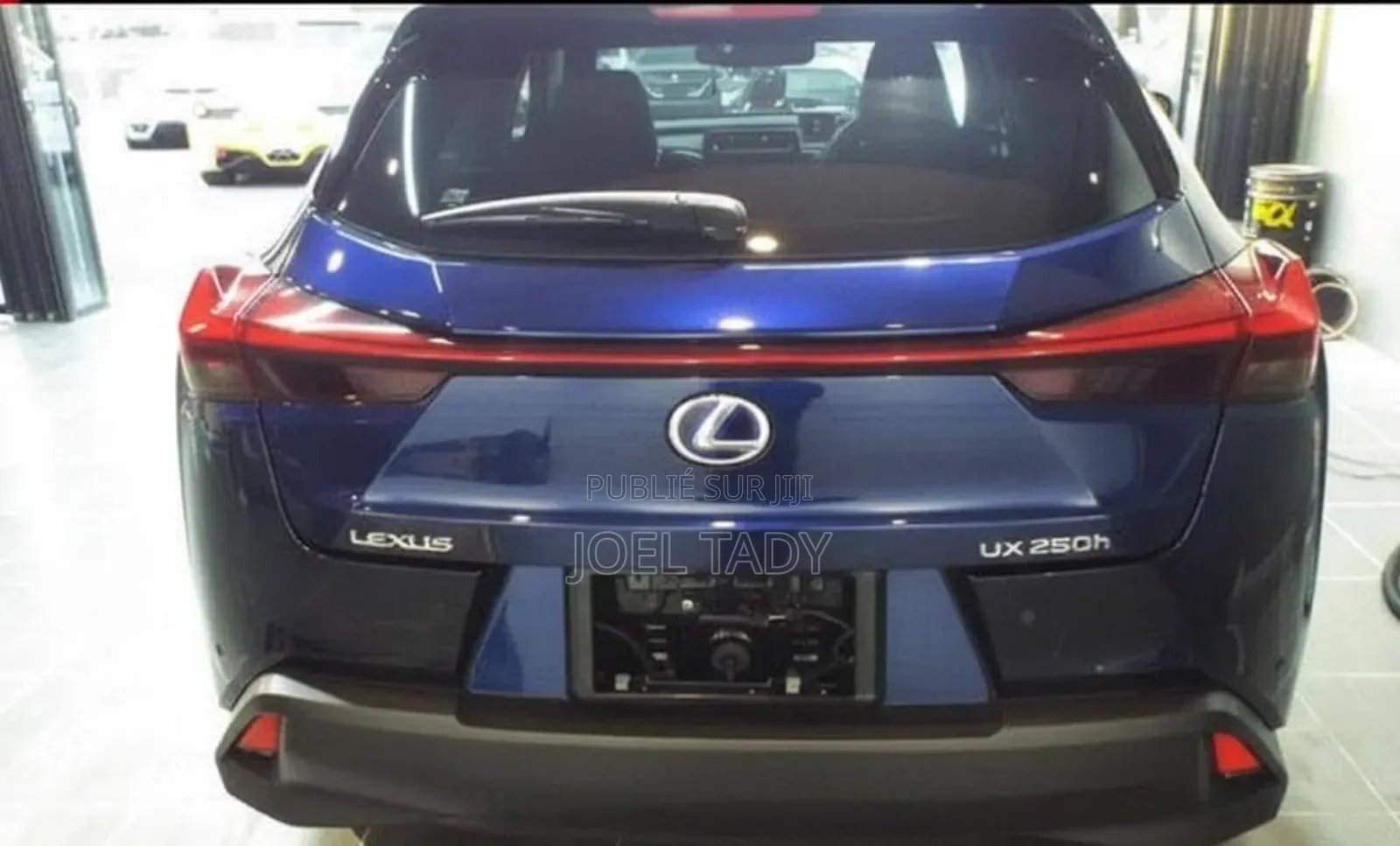 Lexus UX 2020 Blue