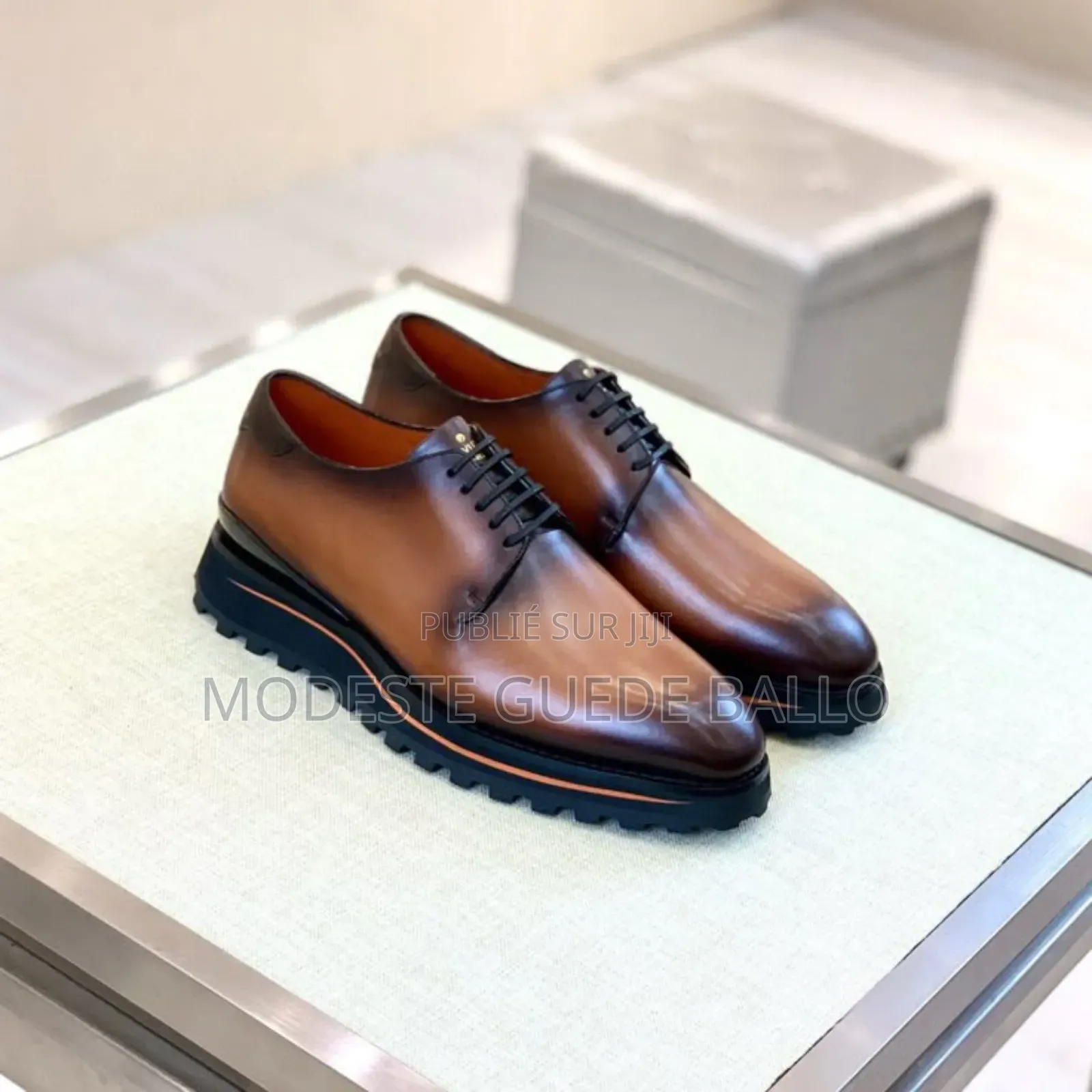 Vente Des Chaussures en Gros Et en Détail