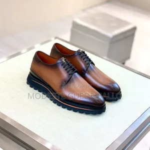 Vente Des Chaussures en Gros Et en Détail