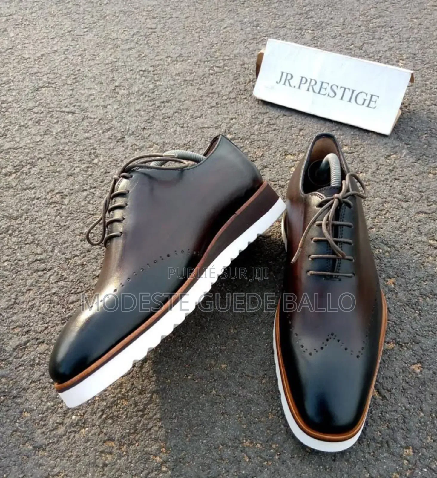 Vente Des Chaussures en Gros Et en Détail