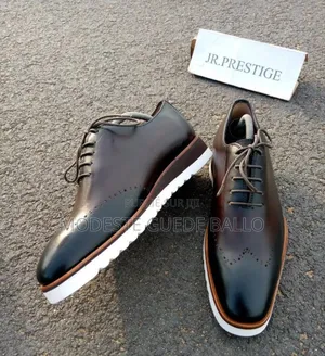 Vente Des Chaussures en Gros Et en Détail