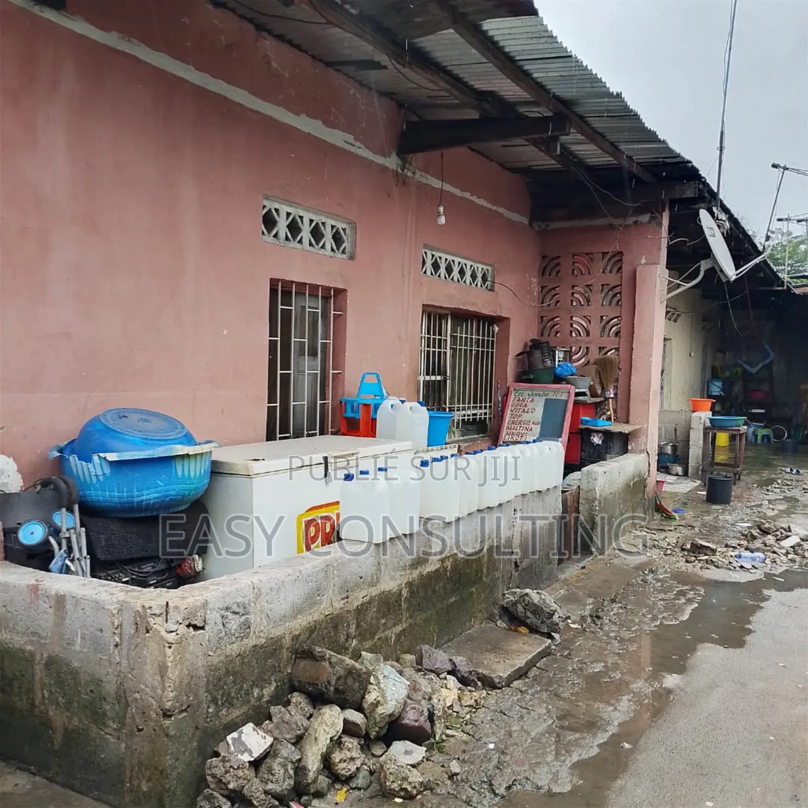 1chbre Villa dans Super, Lemba à Vendre