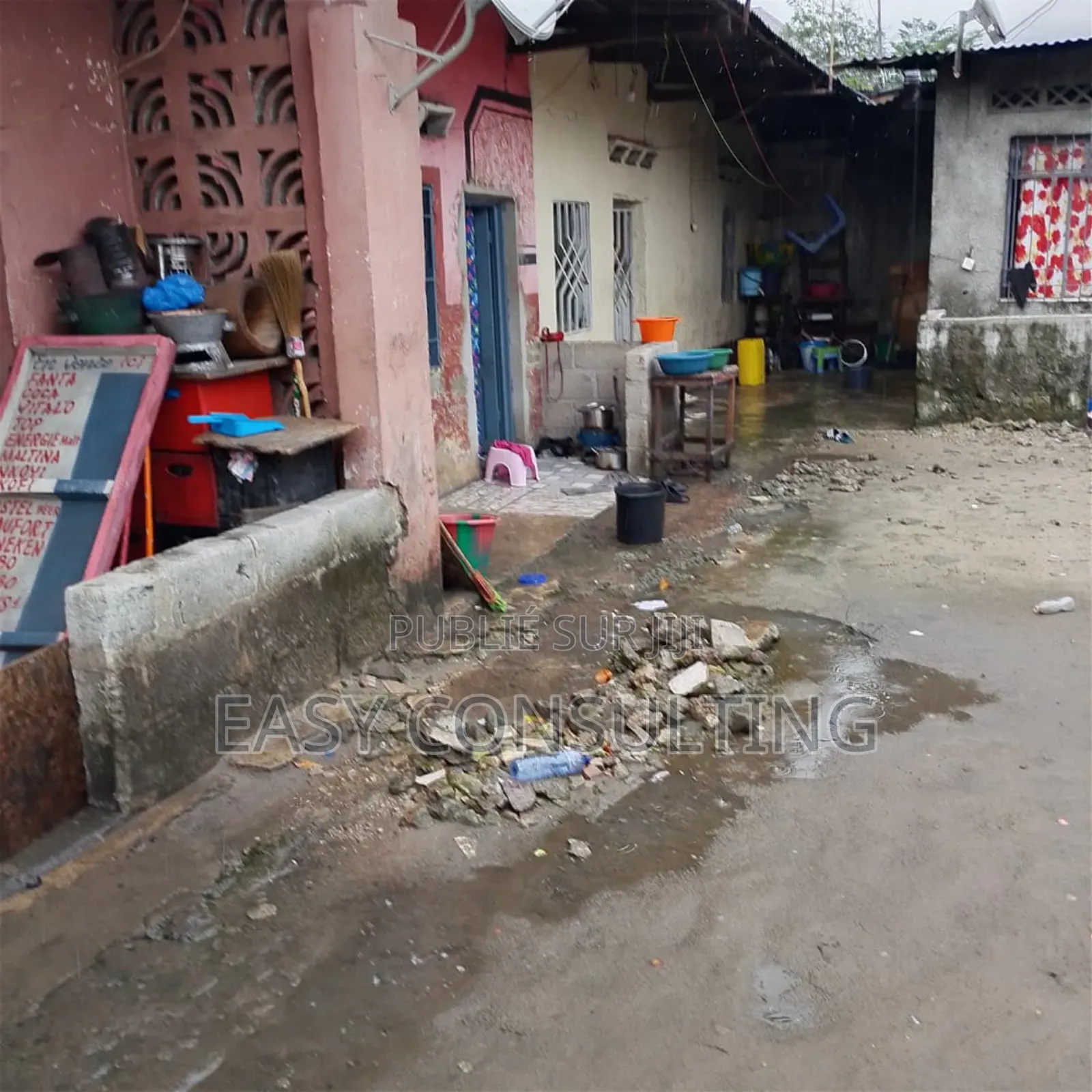 1chbre Villa dans Super, Lemba à Vendre