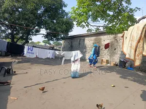 Parcelle À Vendre – Quartier Efobank, N’Sele