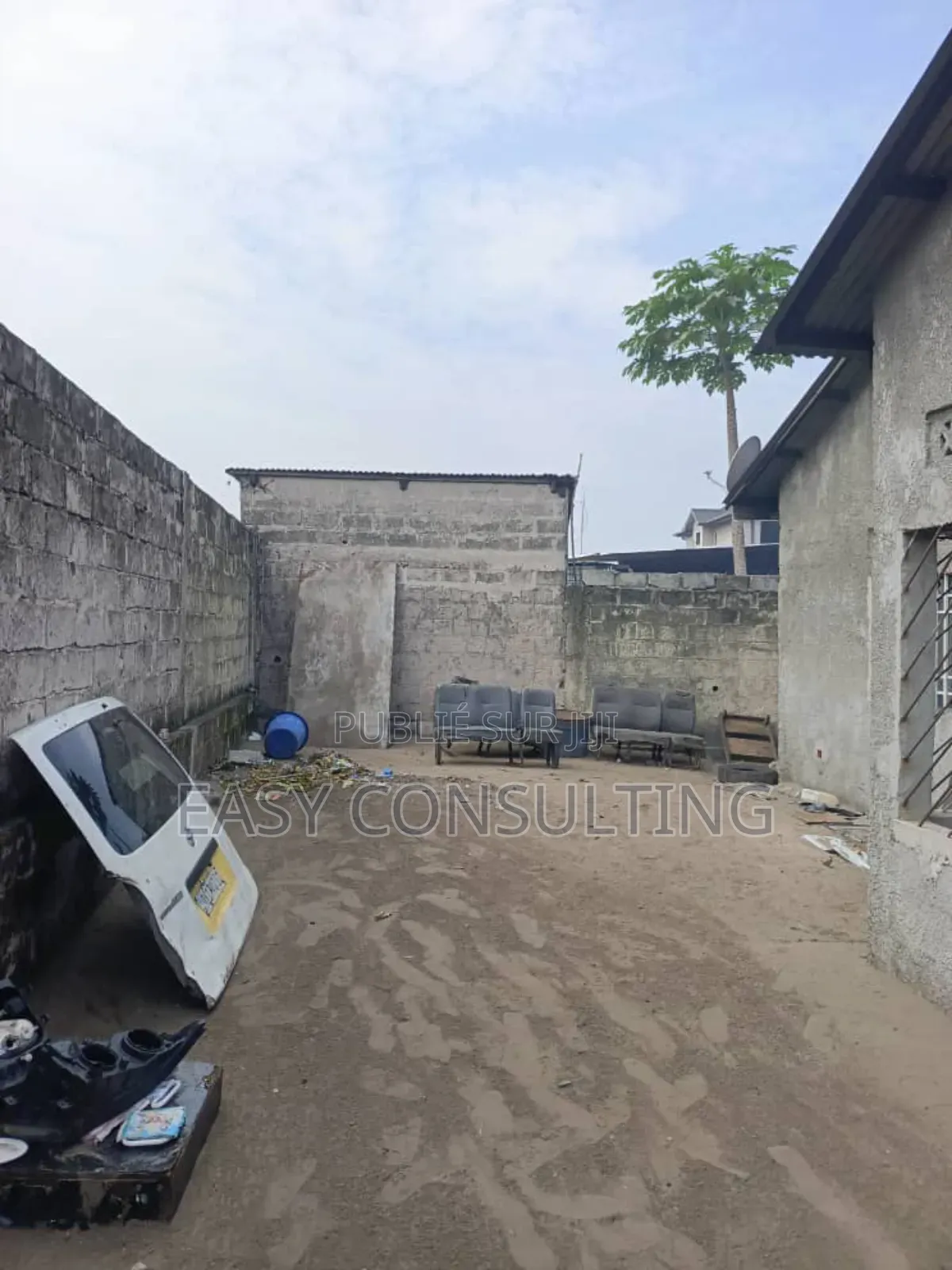 3chbre Villa dans Camp Pm, Nsele à Vendre