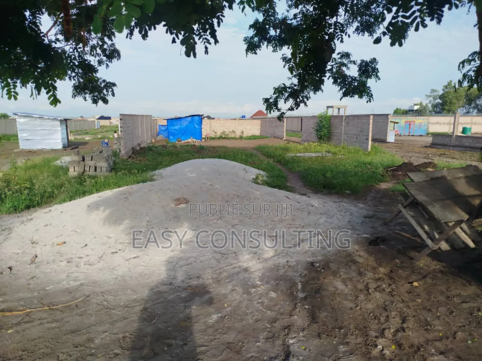 Parcelle en Vente – Réf. Fifa, Boulevard Lumumba (N’Sele)