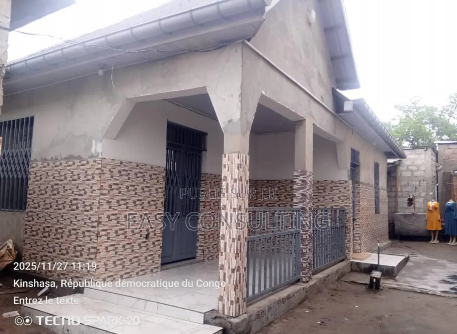 2chbre Villa dans Terre Jaune, Nsele à Vendre