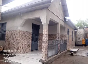 2chbre Villa dans Terre Jaune, Nsele à Vendre