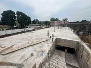 Parcelle Avec Fondation en Étage – Kintambo Jamaïque