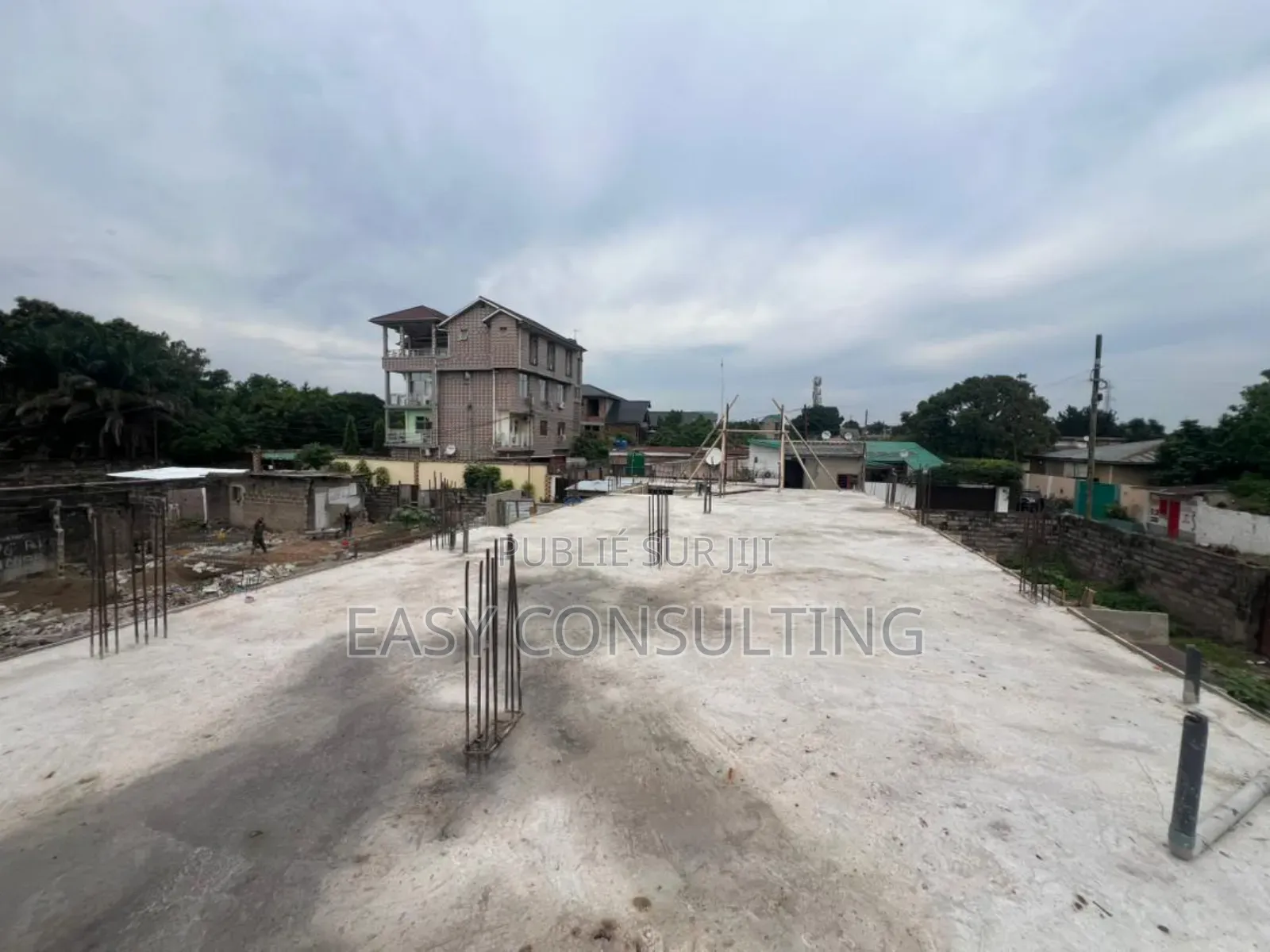 Parcelle Avec Fondation en Étage – Kintambo Jamaïque