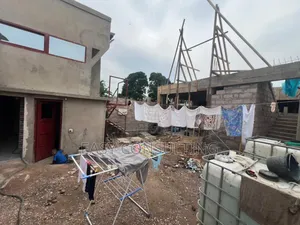 Parcelle Avec Fondation en Étage – Kintambo Jamaïque