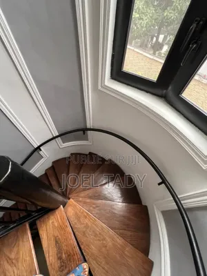 4chbre Villa dans Empire Supreme, Ngaliema à Vendre