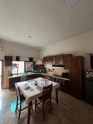 4chbre Villa dans Empire Supreme, Ngaliema à Vendre