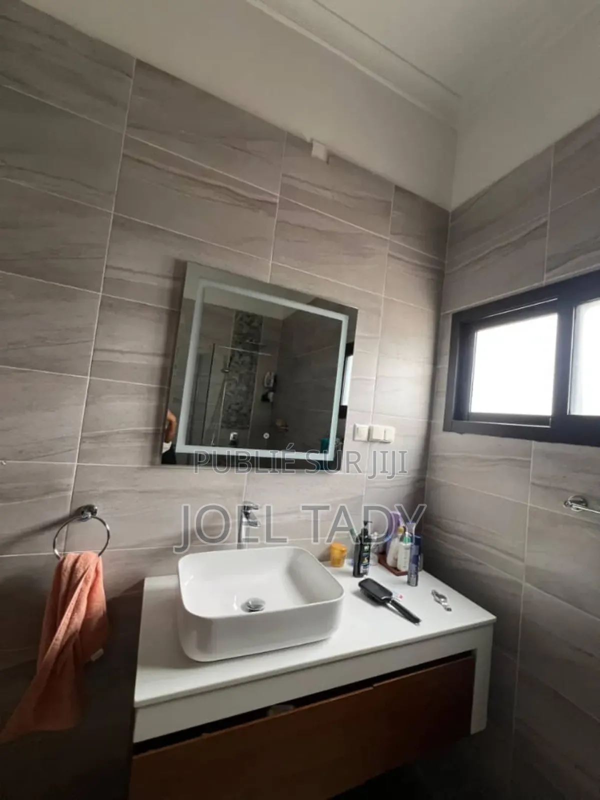 4chbre Villa dans Empire Supreme, Ngaliema à Vendre