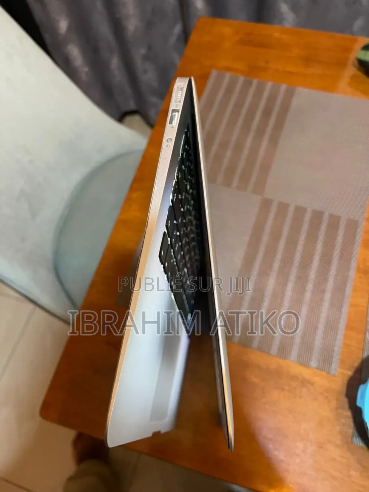 Ordinateur Portable 4GB Intel Core I7 SSD 60GB