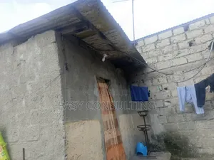 2chbre Villa dans Camp Pm, Nsele à Vendre