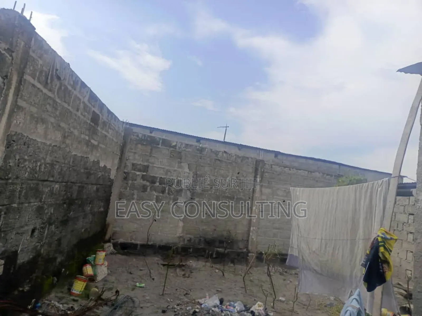 2chbre Villa dans Camp Pm, Nsele à Vendre