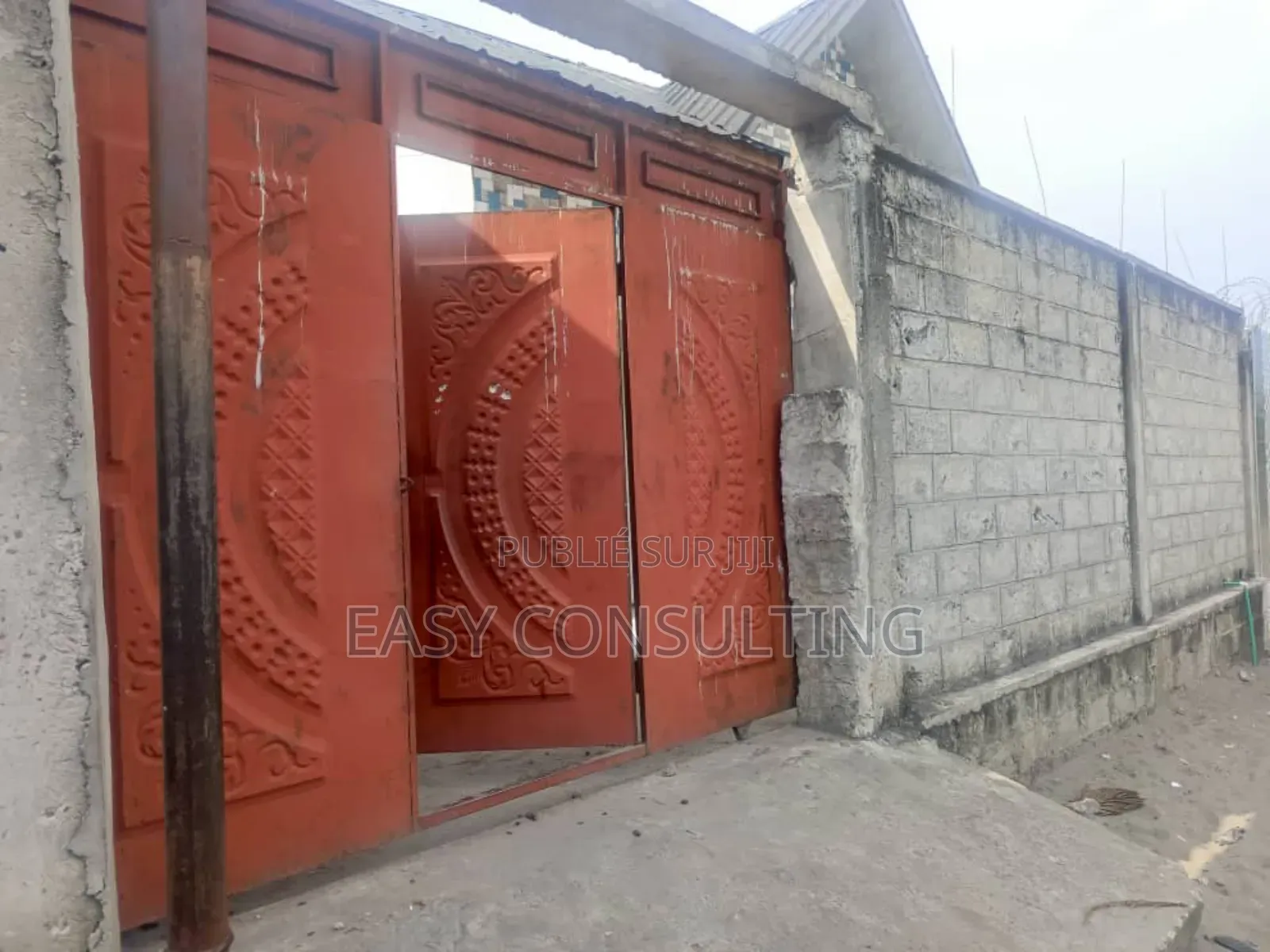 2chbre Villa dans Camp Pm, Nsele à Vendre