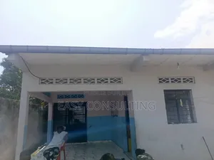 4chbre Villa dans Efobank, Nsele à Vendre