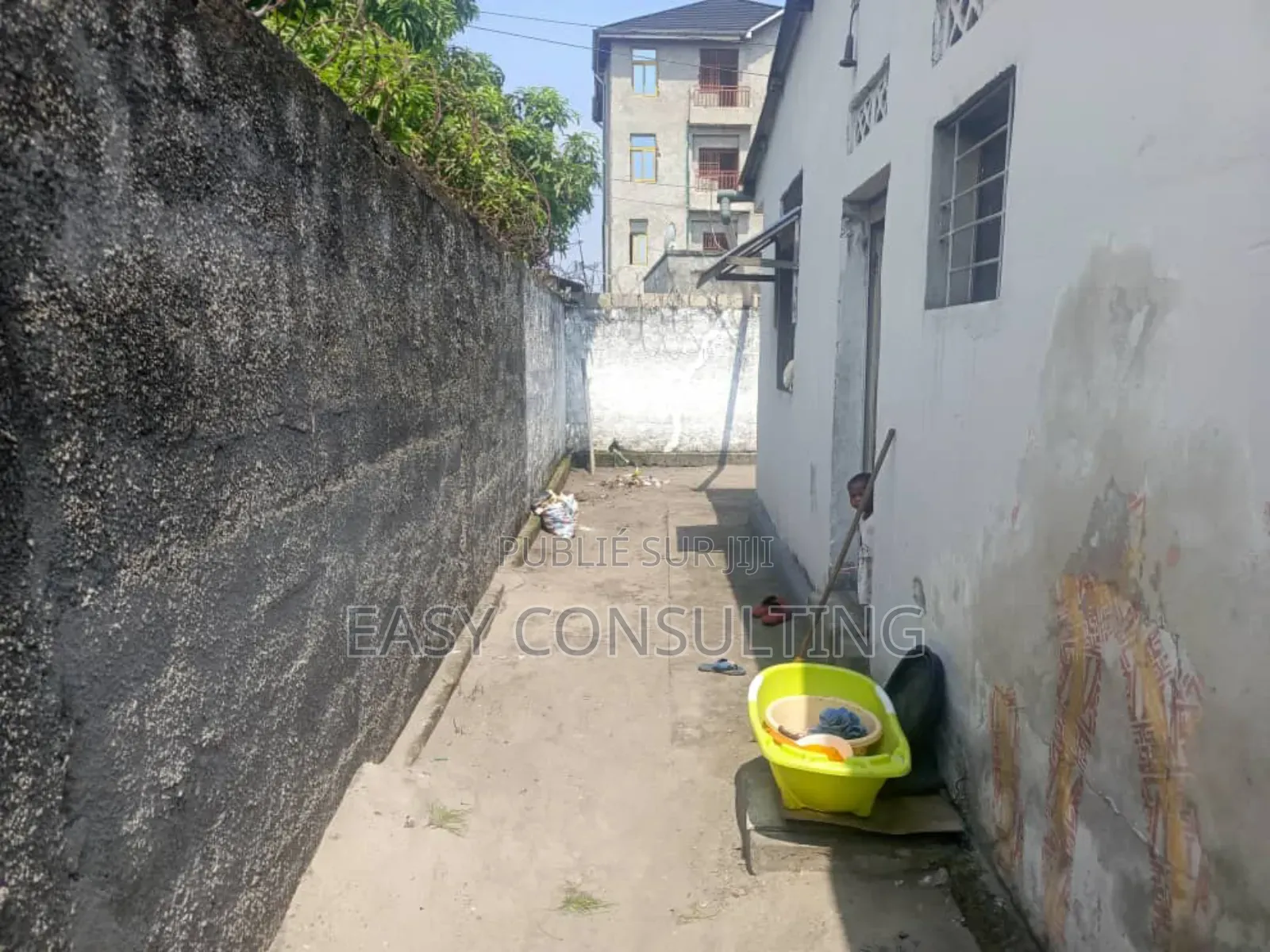 4chbre Villa dans Efobank, Nsele à Vendre