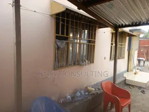 2chbre Villa dans Camp Pm, Nsele à Vendre