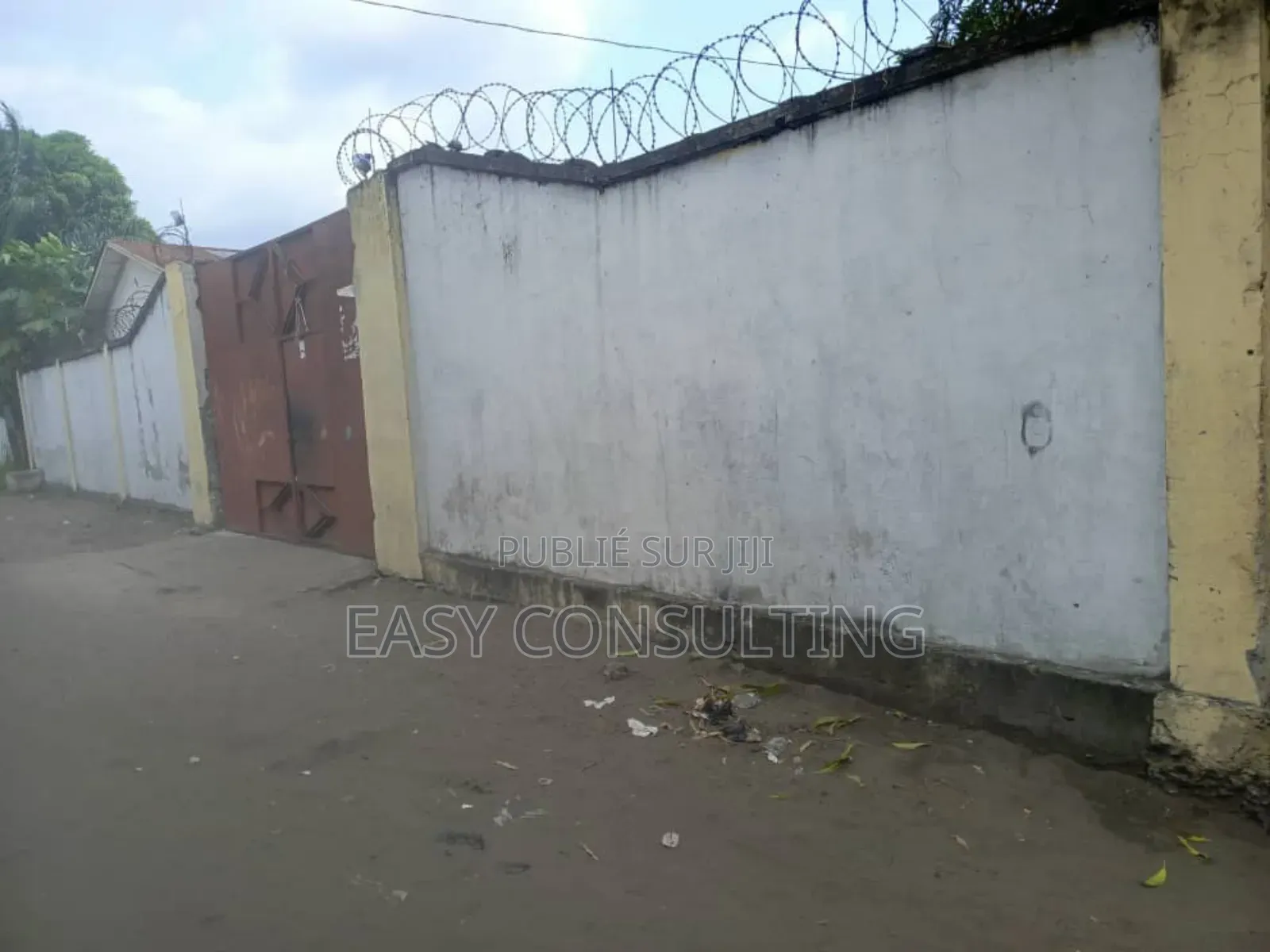 2chbre Villa dans Camp Pm, Nsele à Vendre