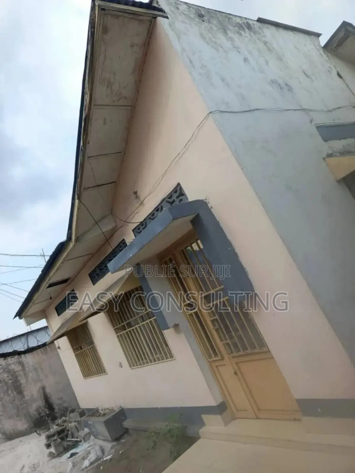 2chbre Villa dans Camp Pm, Nsele à Vendre