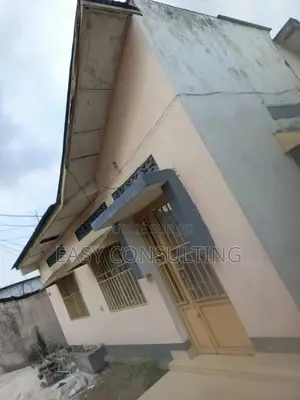 2chbre Villa dans Camp Pm, Nsele à Vendre