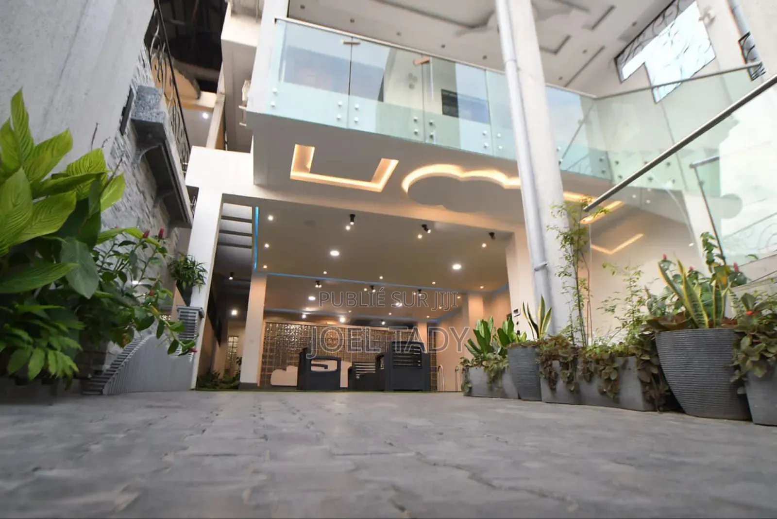 Furnished 4chbre Appartement dans Ngaliema à Louer