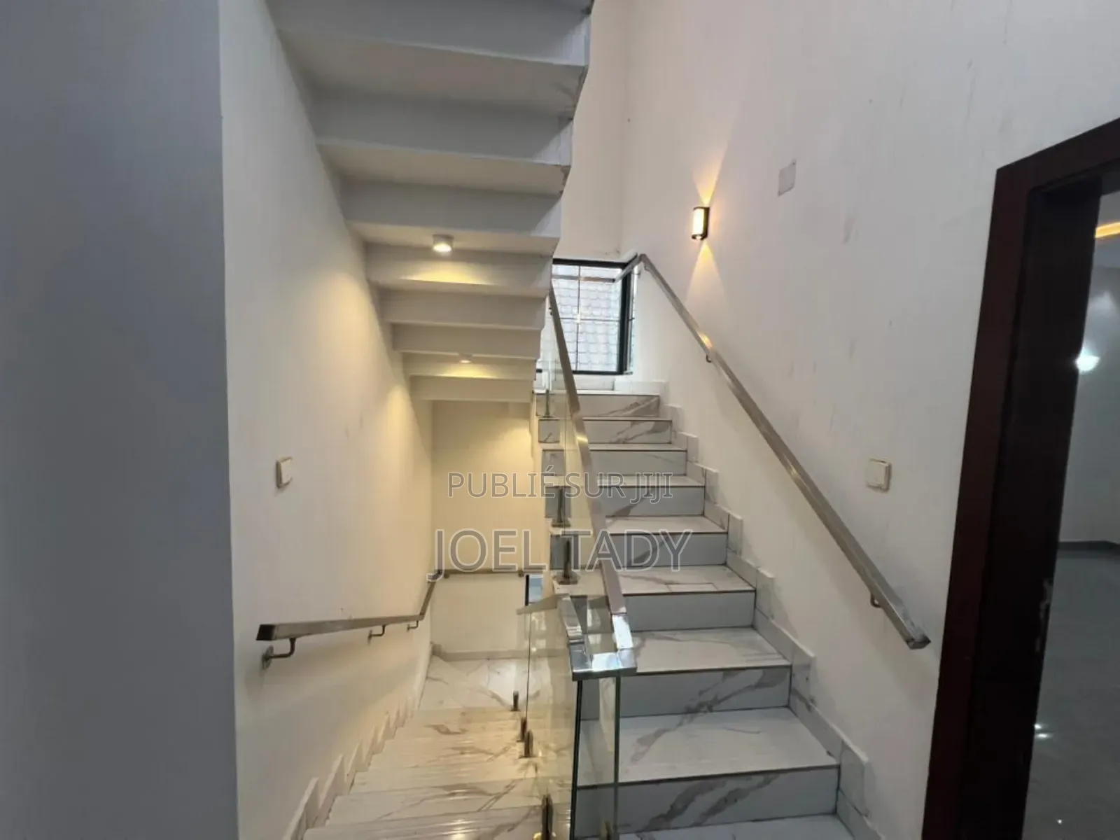 4chbre Villa dans Empire Supreme, Ngaliema à Louer