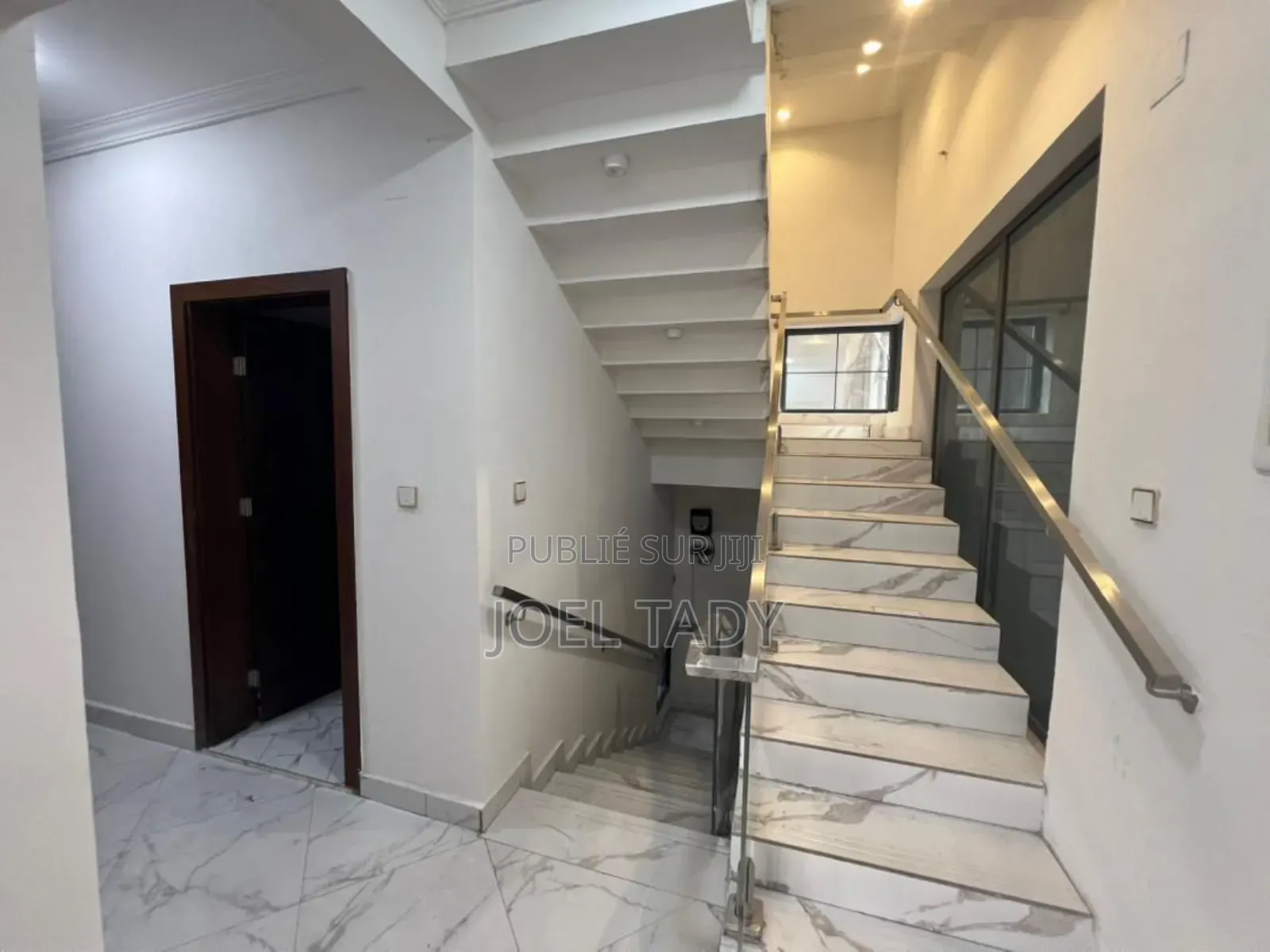 4chbre Villa dans Empire Supreme, Ngaliema à Louer