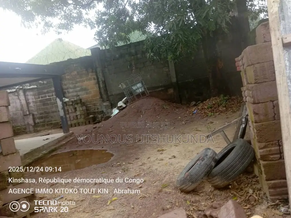 1chbre Maison dans Younous Dozé, Mont-Ngafula à Vendre