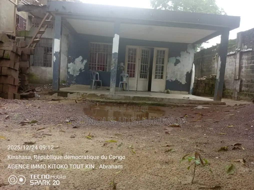 1chbre Maison dans Younous Dozé, Mont-Ngafula à Vendre