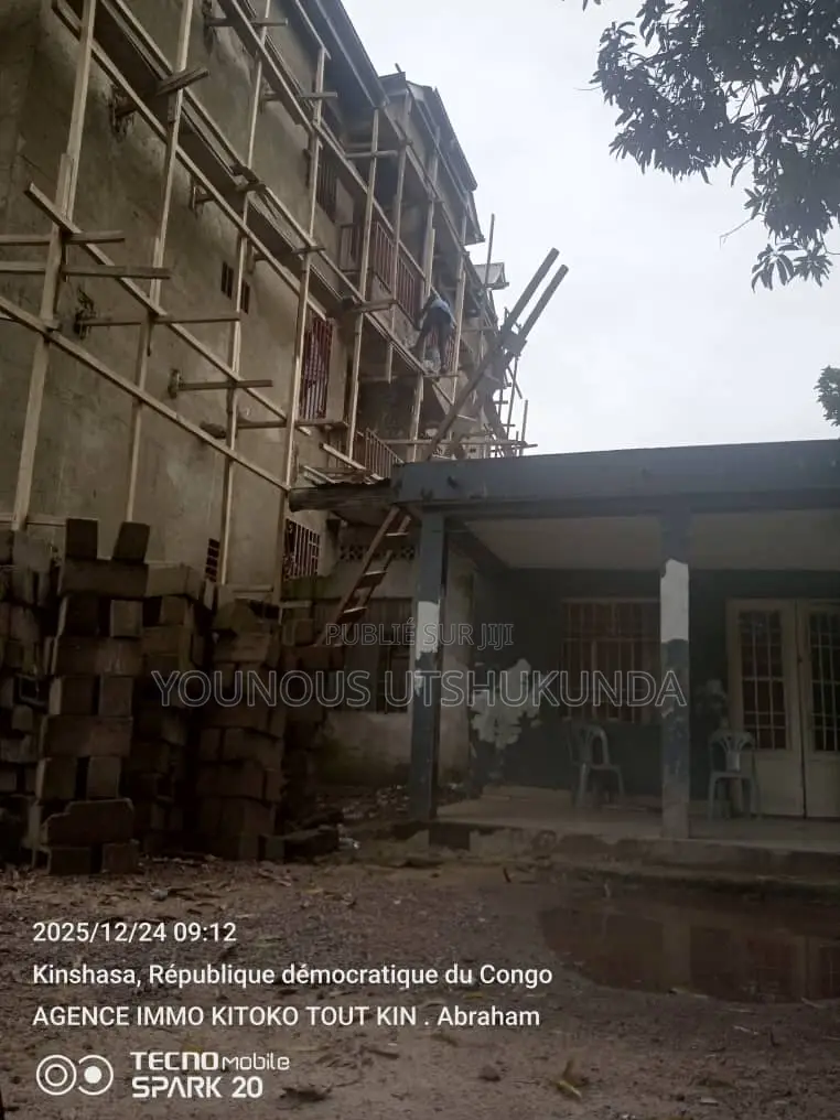 1chbre Maison dans Younous Dozé, Mont-Ngafula à Vendre