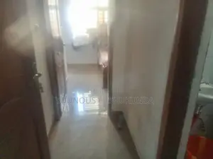 Furnished 3chbre Appartement dans Dozé Immobilier, Makala à Louer