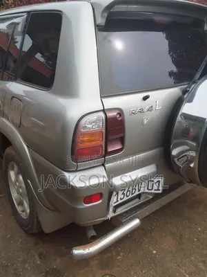 Toyota RAV4 Base FWD 1999 Gris