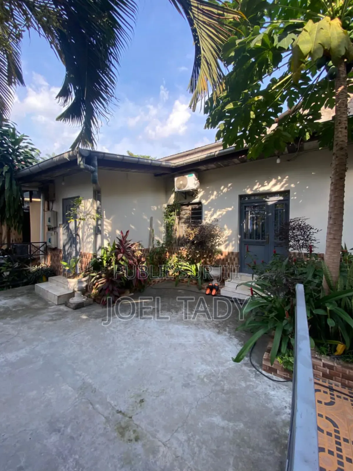 8chbre Villa dans Empire Supreme, Ngaliema à Vendre