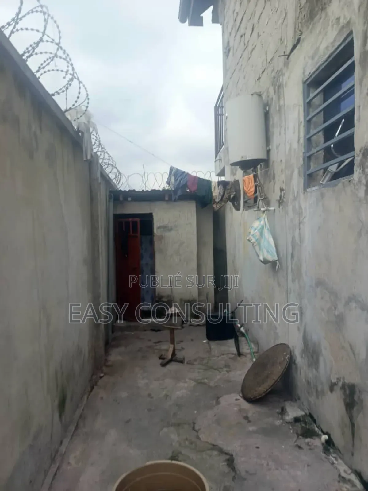 3chbre Villa dans Terre Jaune, Nsele à Vendre